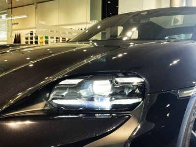 2023 Porsche TAYCAN photo 8