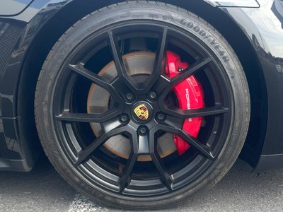 2023 Porsche TAYCAN photo 9