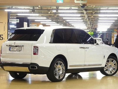 ROLLS-ROYCE CULLINAN - 2