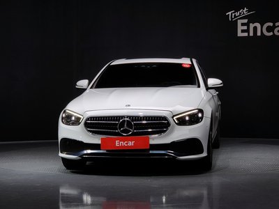 2021 Mercedes-BENZ E-CLASS photo 2