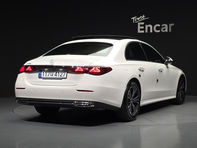 MERCEDES-BENZ E-CLASS - 3