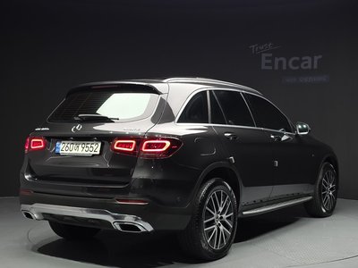 MERCEDES-BENZ GLC - 4
