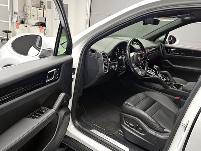 PORSCHE CAYENNE - 10