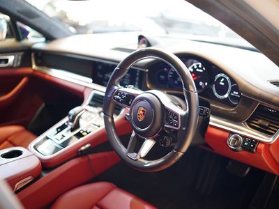 PORSCHE PANAMERA - 3