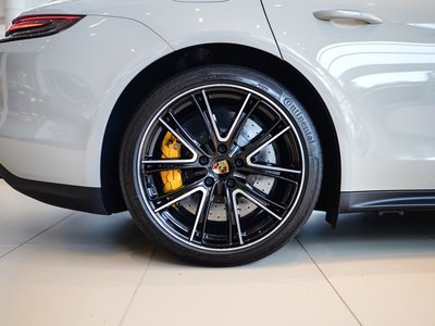 PORSCHE PANAMERA - 10