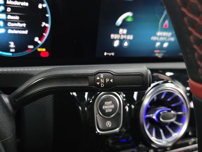 MERCEDES-BENZ CLA - 9