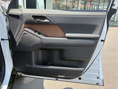 صورة 20 لـ 2025 Lexus GX