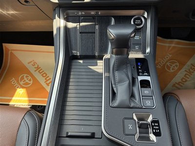 2025 Lexus GX — миниатюра 12