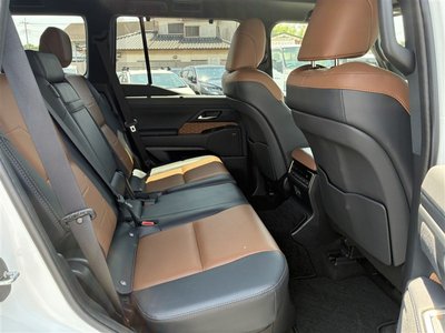 صورة 24 لـ 2025 Lexus GX