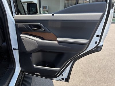 صورة 26 لـ 2025 Lexus GX