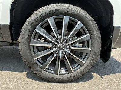 صورة 35 لـ 2025 Lexus GX
