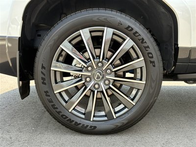 صورة 34 لـ 2025 Lexus GX