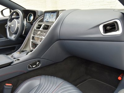 ASTON MARTIN DB11 VOLANTE - 10