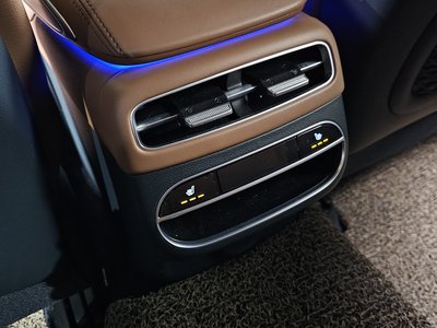 2023 Genesis GV70 — миниатюра 18