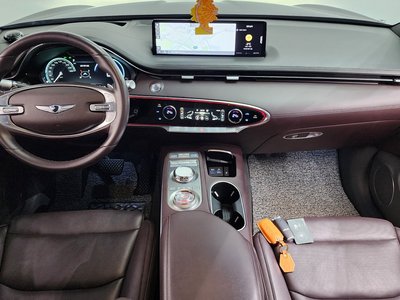 GENESIS GV70 - 5