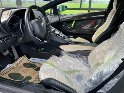 LAMBORGHINI AVENTADOR - 7