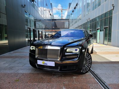ROLLS-ROYCE GHOST