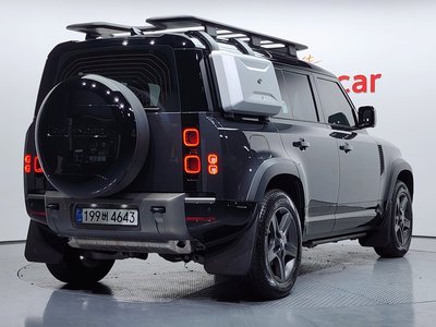 LAND ROVER DEFENDER - 4