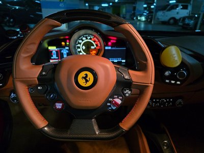 صورة مصغرة 16 لـ 2018 Ferrari 488 SPIDER