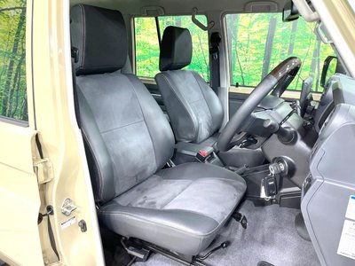 TOYOTA LAND CRUISER 70 - 9