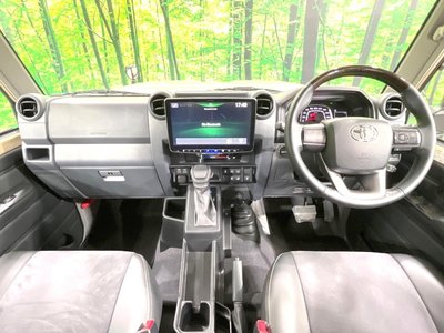 TOYOTA LAND CRUISER 70 - 2
