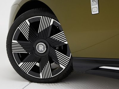 ROLLS-ROYCE SPECTRE - 6