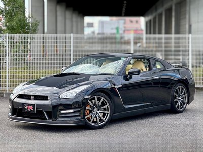 NISSAN GT-R