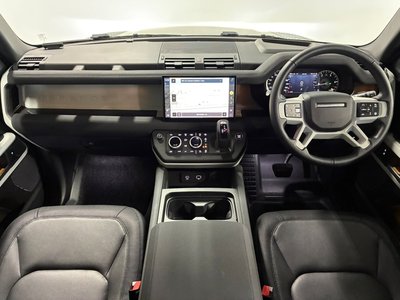 LAND ROVER DEFENDER - 2