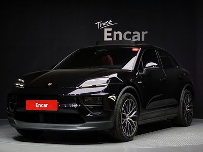 PORSCHE MACAN - 1