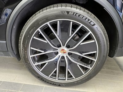 PORSCHE MACAN - 8