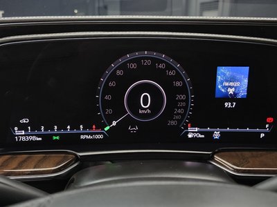 CADILLAC ESCALADE - 8