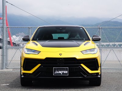 LAMBORGHINI URUS - 4