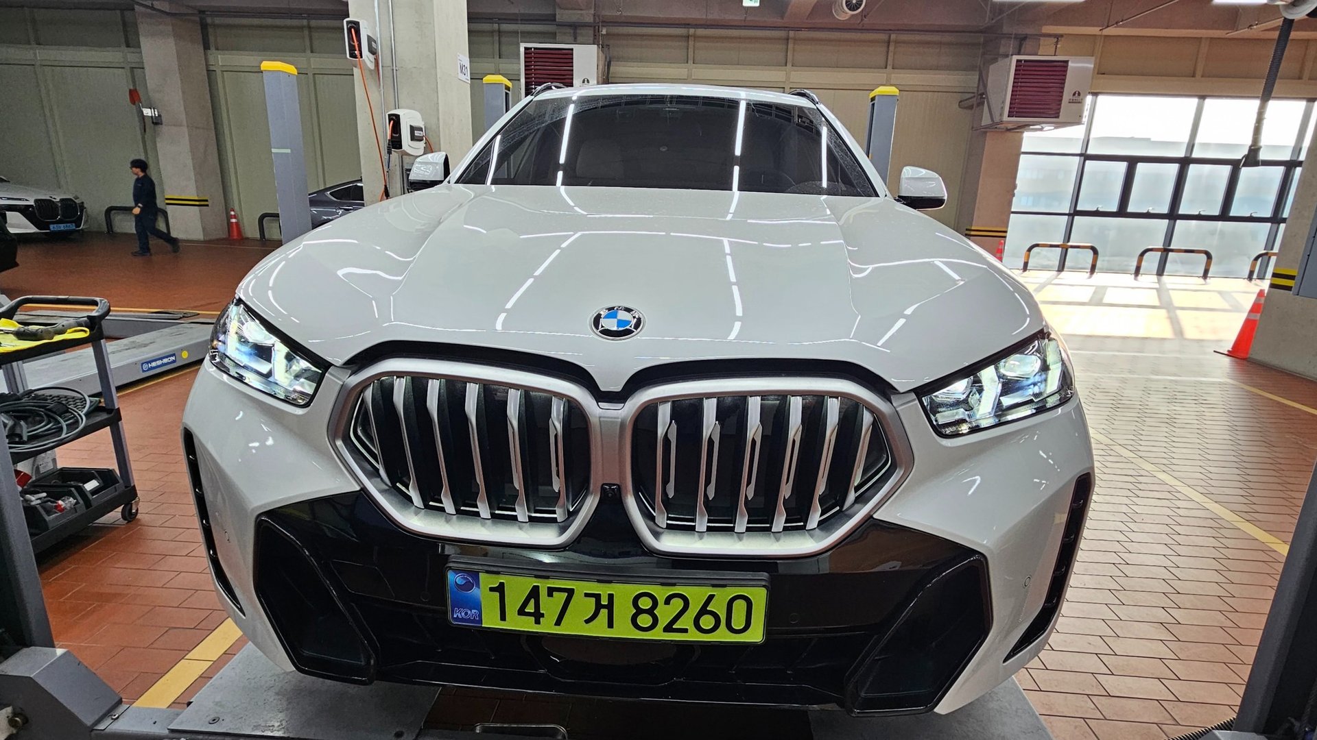 BMW X6 - View 1
