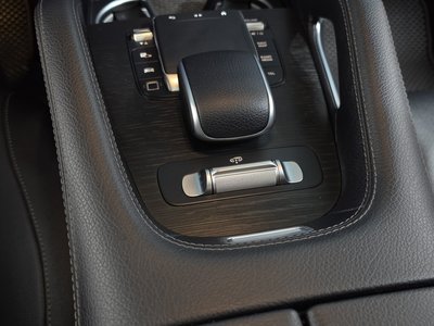 2025 Mercedes-BENZ GLE — миниатюра 27
