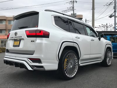 TOYOTA LAND CRUISER 300 - 2