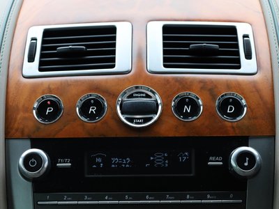 ASTON MARTIN DB9 - 8