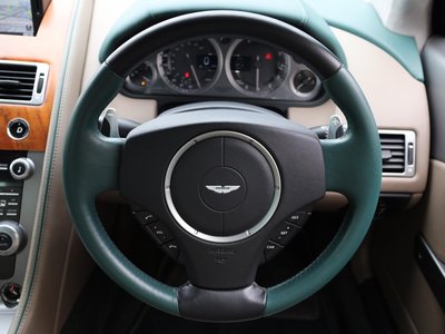 ASTON MARTIN DB9 - 6