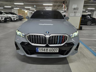 BMW 5 SERIES - 1