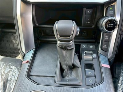 2025 Toyota LAND CRUISER 300 缩略图 32