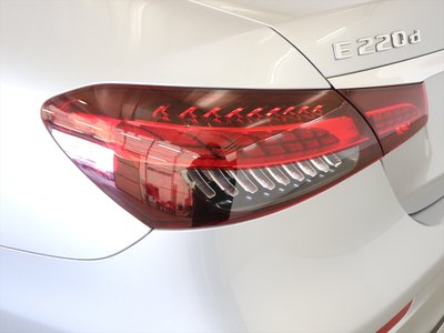 MERCEDES-BENZ E-CLASS - 9