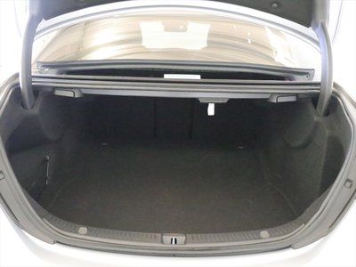 MERCEDES-BENZ E-CLASS - 10