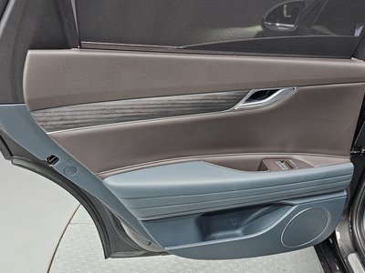 2025 Genesis G80 (RG3) thumbnail 15
