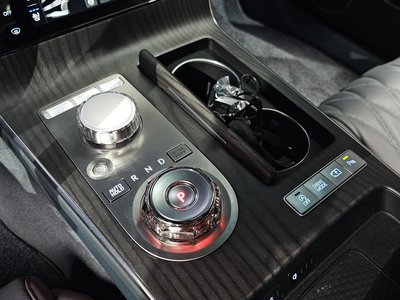 2025 Genesis G80 (RG3) thumbnail 12