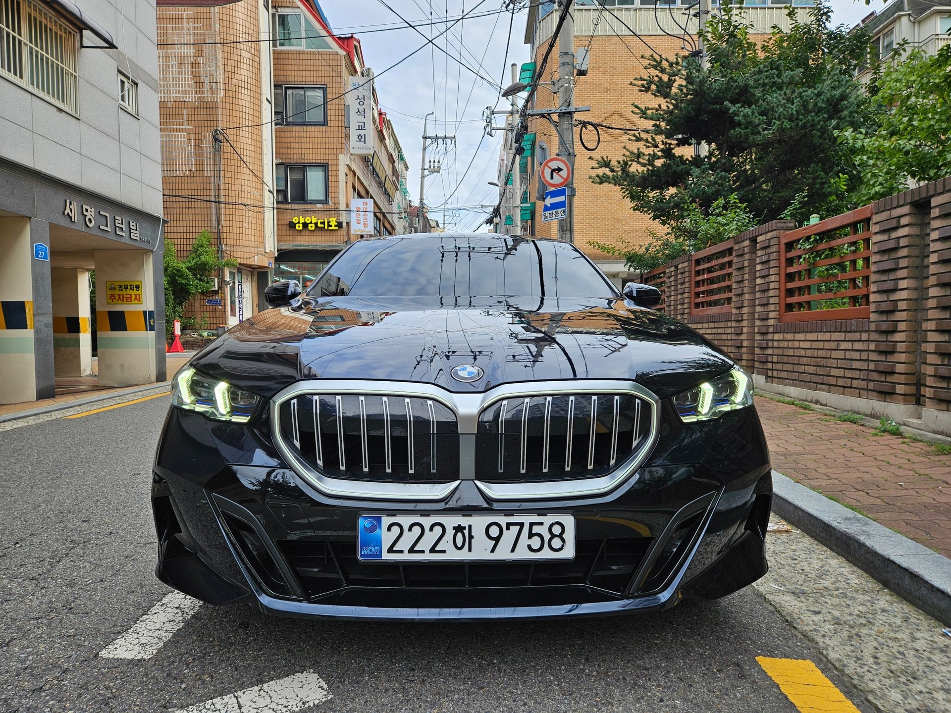 BMW 5 SERIES - View 1