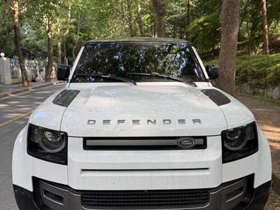 LAND ROVER DEFENDER - 1