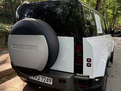 LAND ROVER DEFENDER - 3