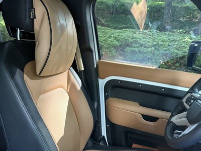 LAND ROVER DEFENDER - 10