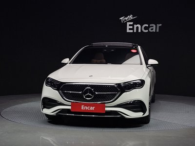 MERCEDES-BENZ E-CLASS - 2