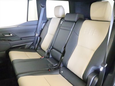 2025 Lexus GX thumbnail 25