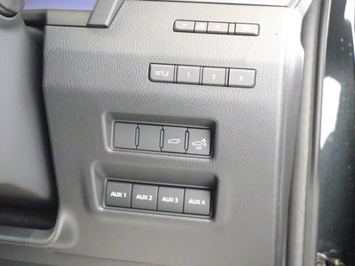 2025 Lexus GX thumbnail 30
